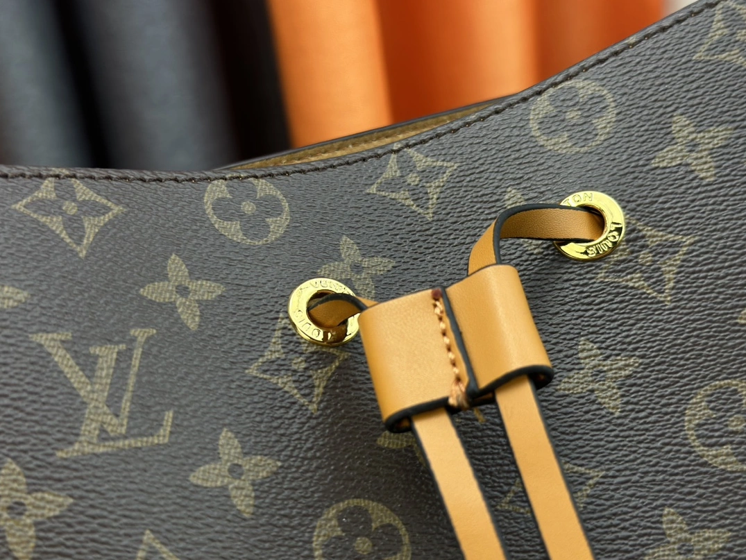 Louis Vuitton AAA Quality Messenger Bags For Women Trendsetting 3634