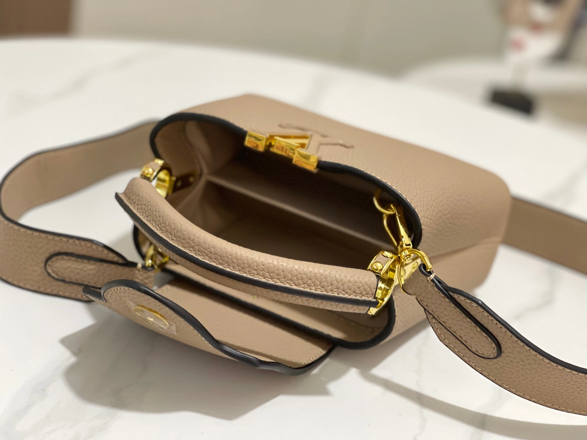Louis Vuitton AAA Quality Messenger Bags For Women Unique 1924