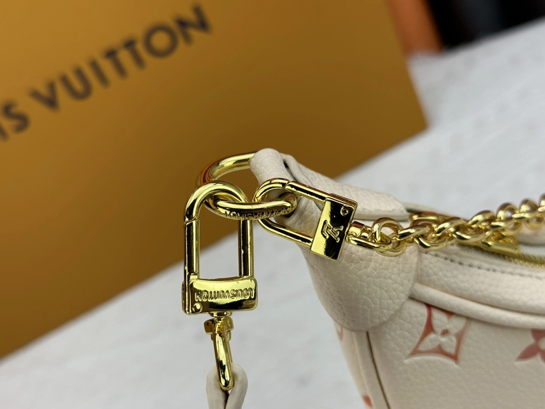 Louis Vuitton AAA Quality Messenger Bags For Women Unique 2232