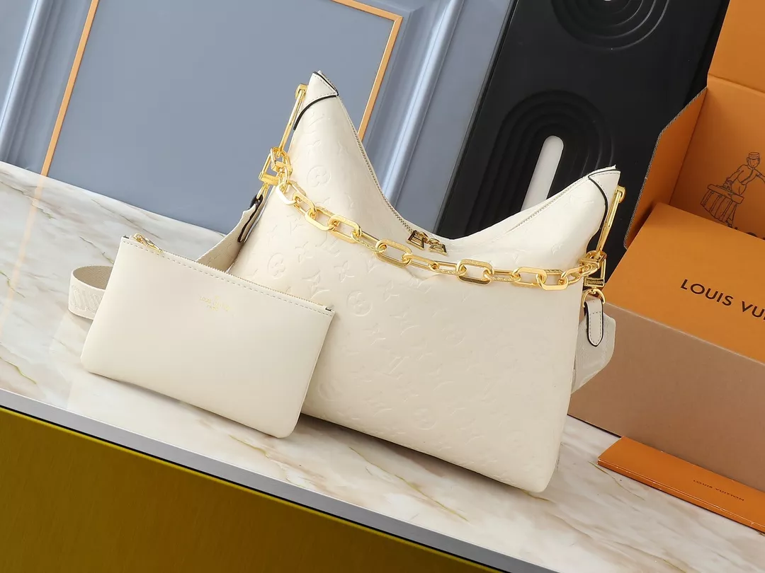 Louis Vuitton AAA Quality Messenger Bags For Women Unique 6985