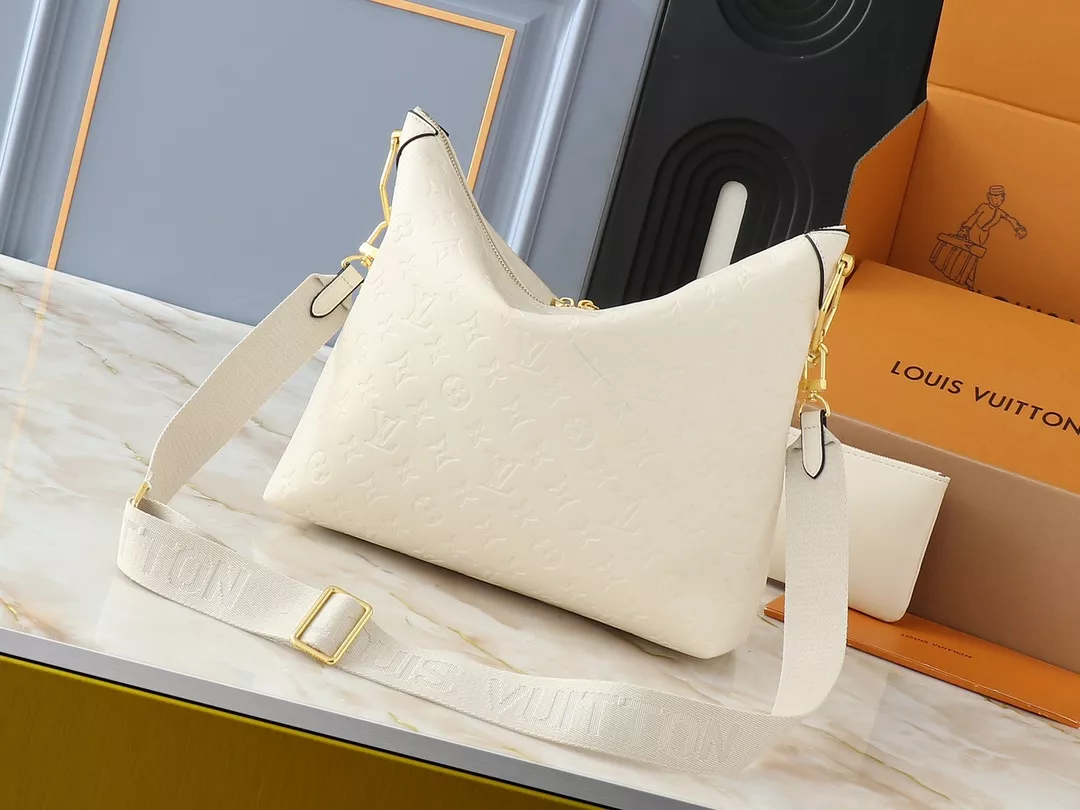 Louis Vuitton AAA Quality Messenger Bags For Women Unique 6985