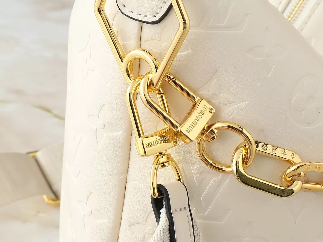 Louis Vuitton AAA Quality Messenger Bags For Women Unique 6985