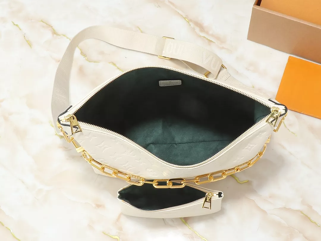 Louis Vuitton AAA Quality Messenger Bags For Women Unique 6985