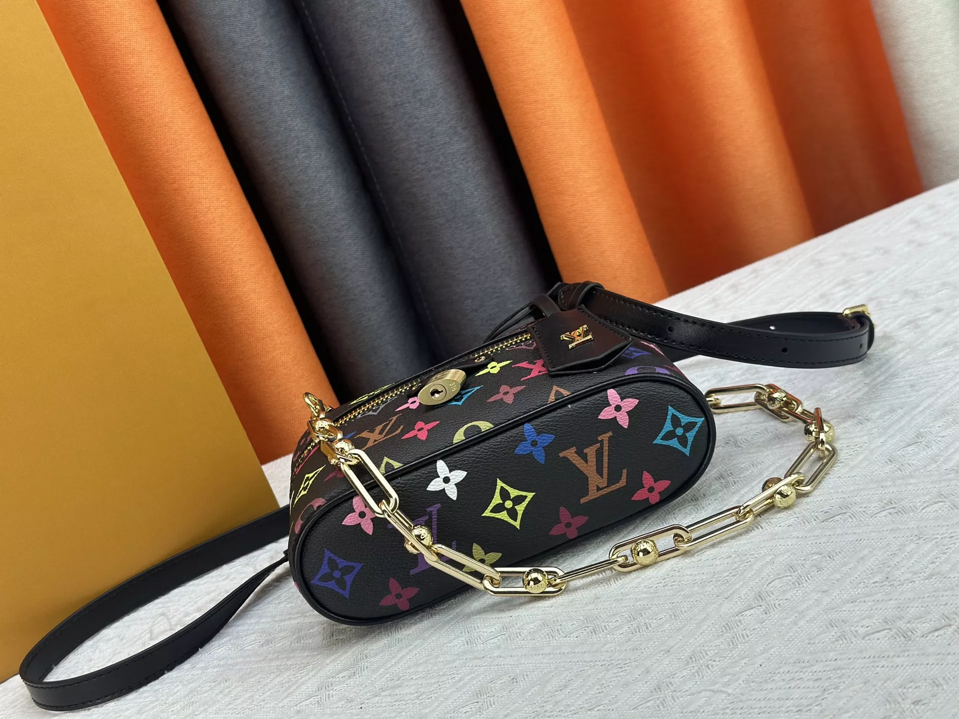 Louis Vuitton AAA Quality Messenger Bags For Women UrbanStyle 392