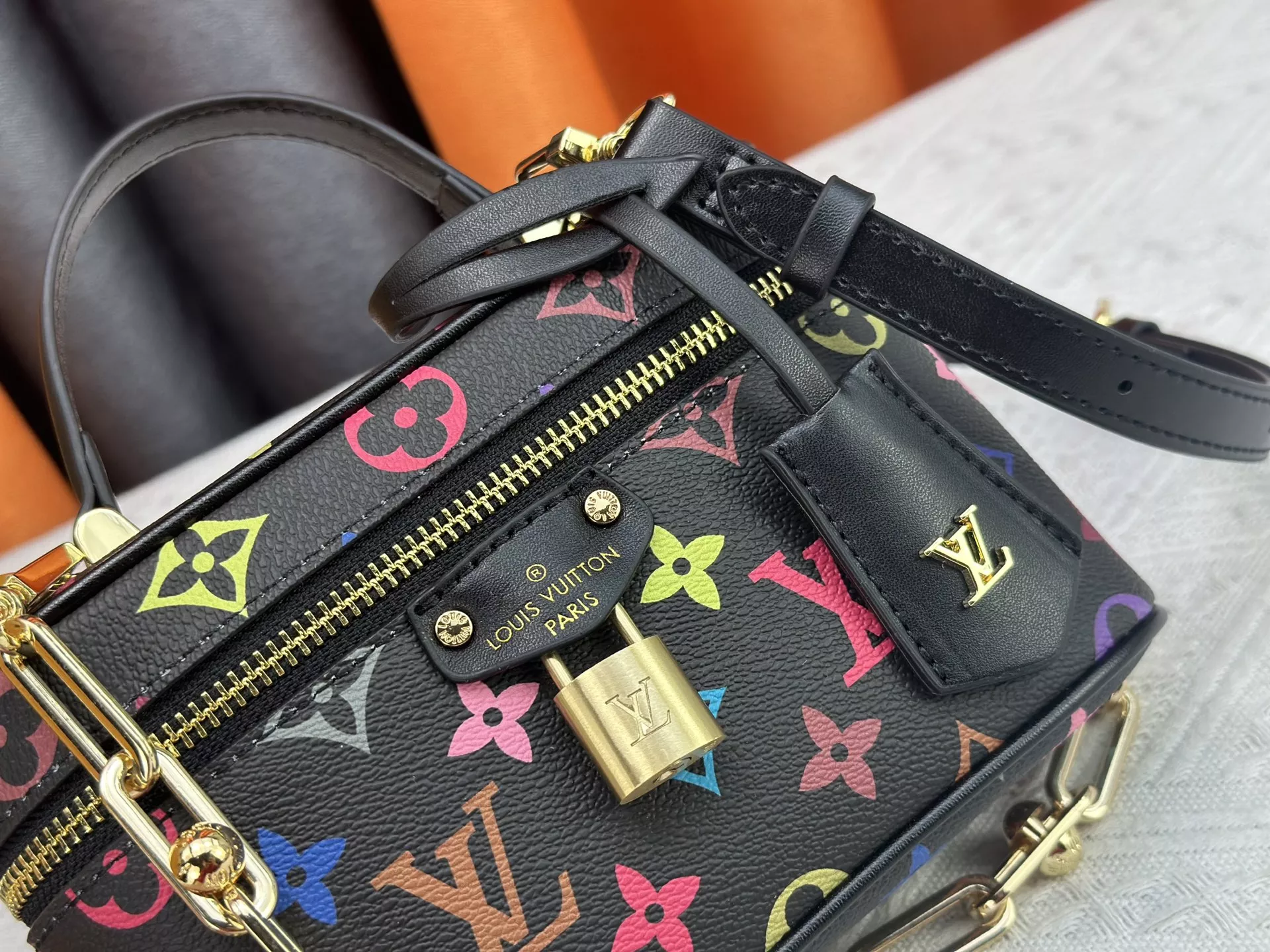 Louis Vuitton AAA Quality Messenger Bags For Women UrbanStyle 392