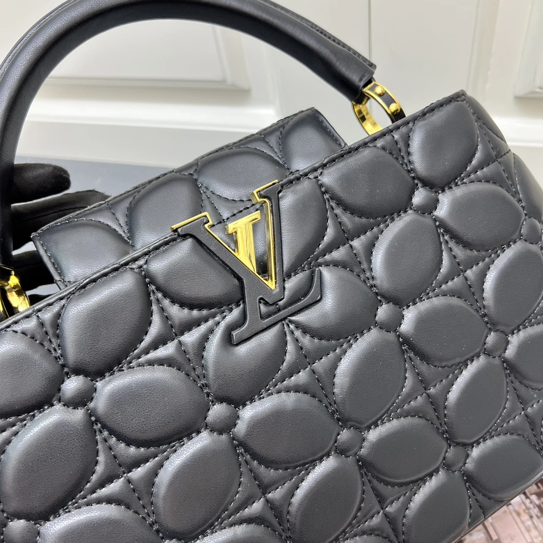 Louis Vuitton AAA Quality Messenger Bags For Women Versatile 6270