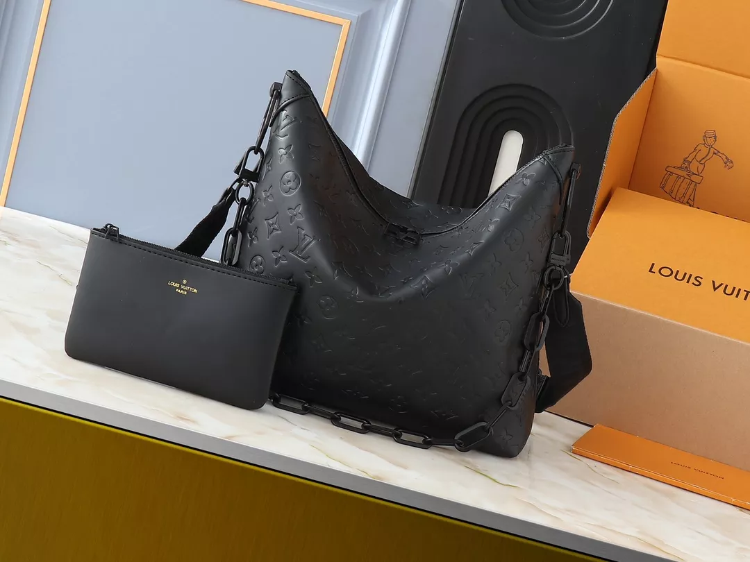 Louis Vuitton AAA Quality Messenger Bags For Women Vibrant 3959