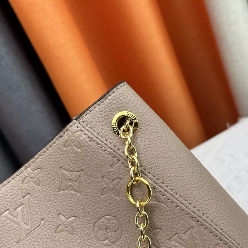 Louis Vuitton AAA Quality Messenger Bags For Women Vibrant 6974