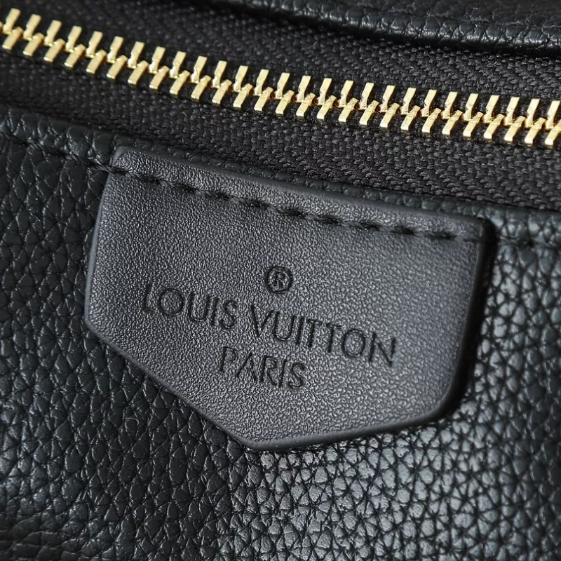 Louis Vuitton AAA Quality Messenger Bags For Women WellDesigned 8273
