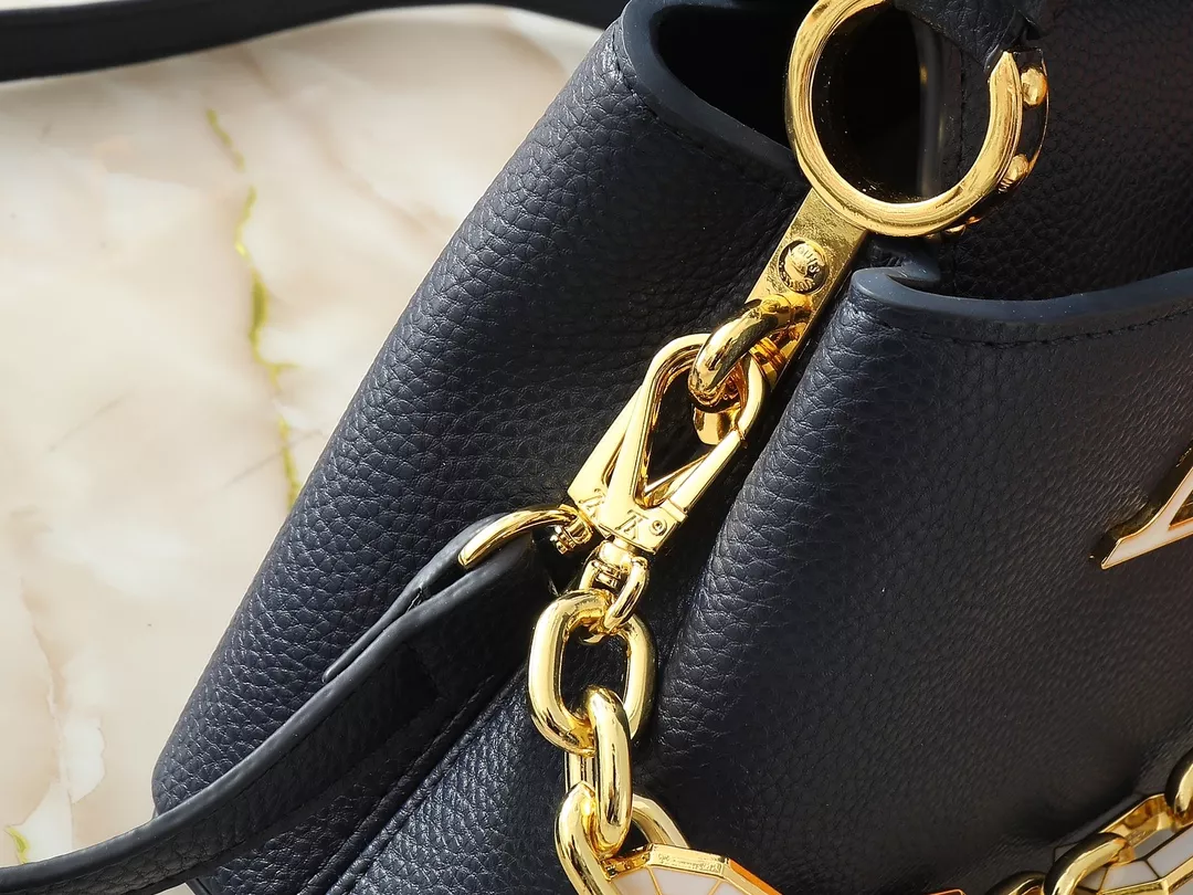 Louis Vuitton AAA Quality Messenger Bags In Navy For Women Flexible 2276
