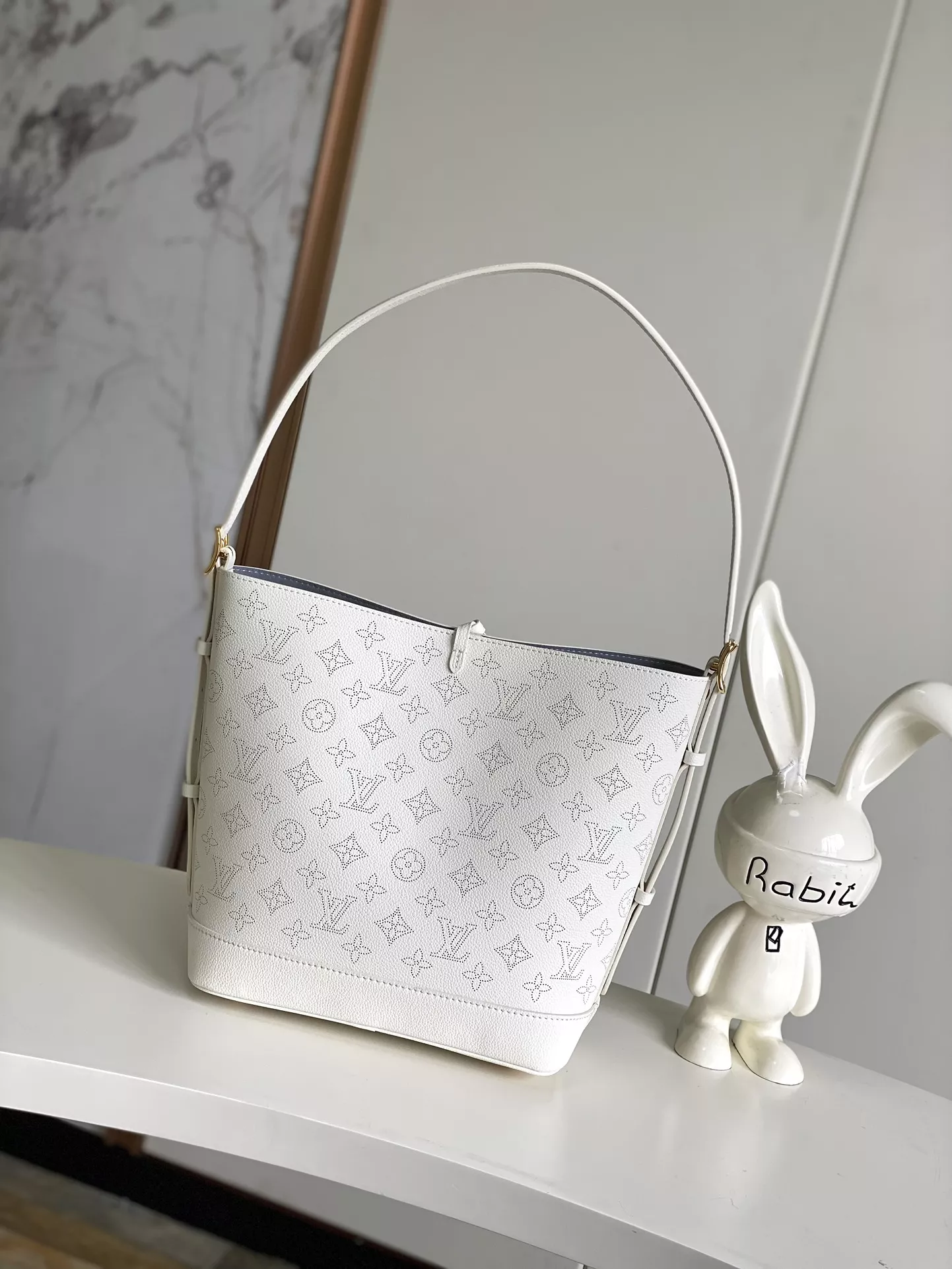 Louis Vuitton AAA Quality Shoulder Bags EyeCatching 9839
