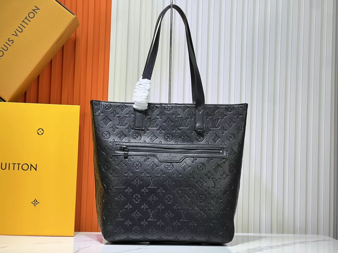 Louis Vuitton AAA Quality Shoulder Bags For Unisex BestValue 9556