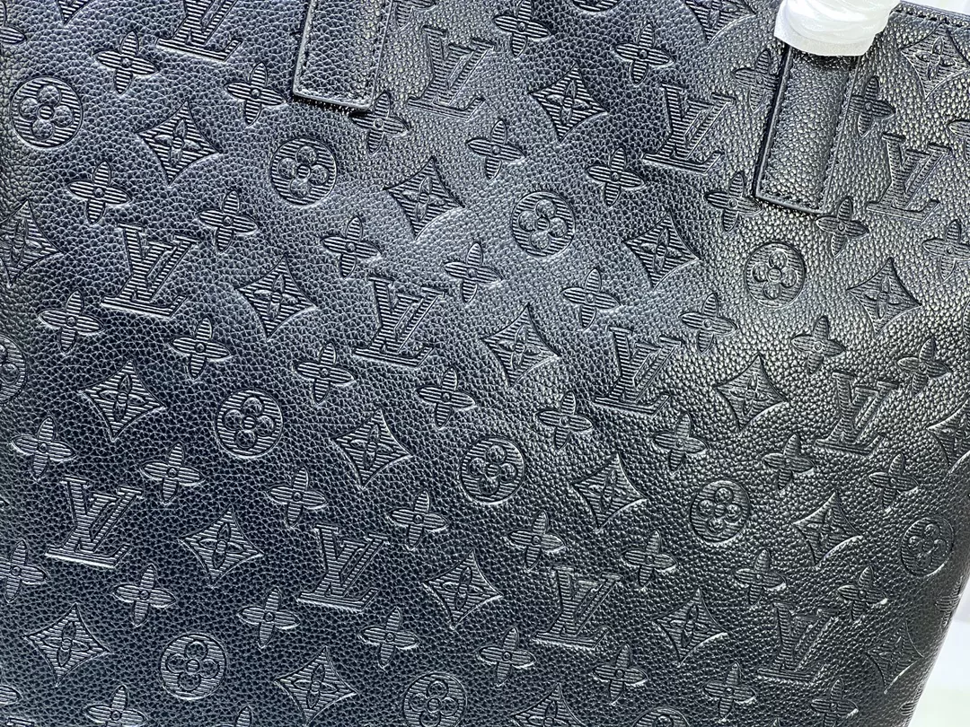 Louis Vuitton AAA Quality Shoulder Bags For Unisex BestValue 9556