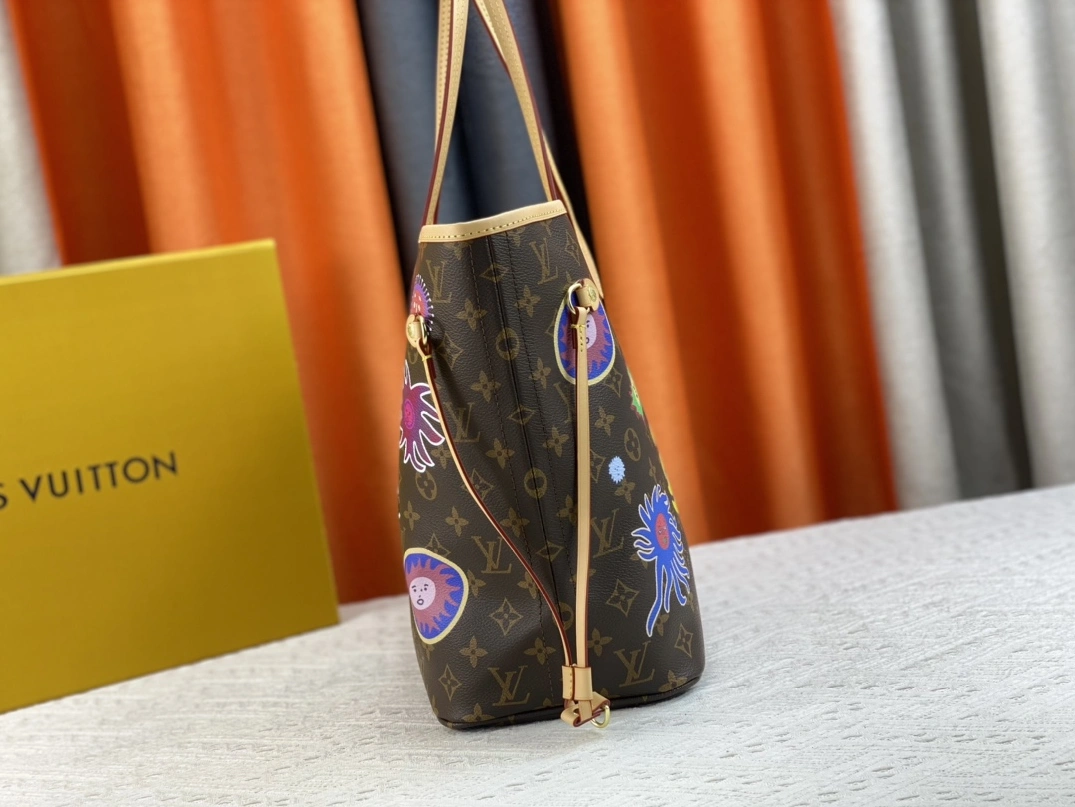 Louis Vuitton AAA Quality Shoulder Bags For Unisex Trendsetting 581