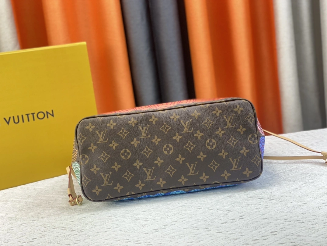 Louis Vuitton AAA Quality Shoulder Bags For Unisex Unique 8263