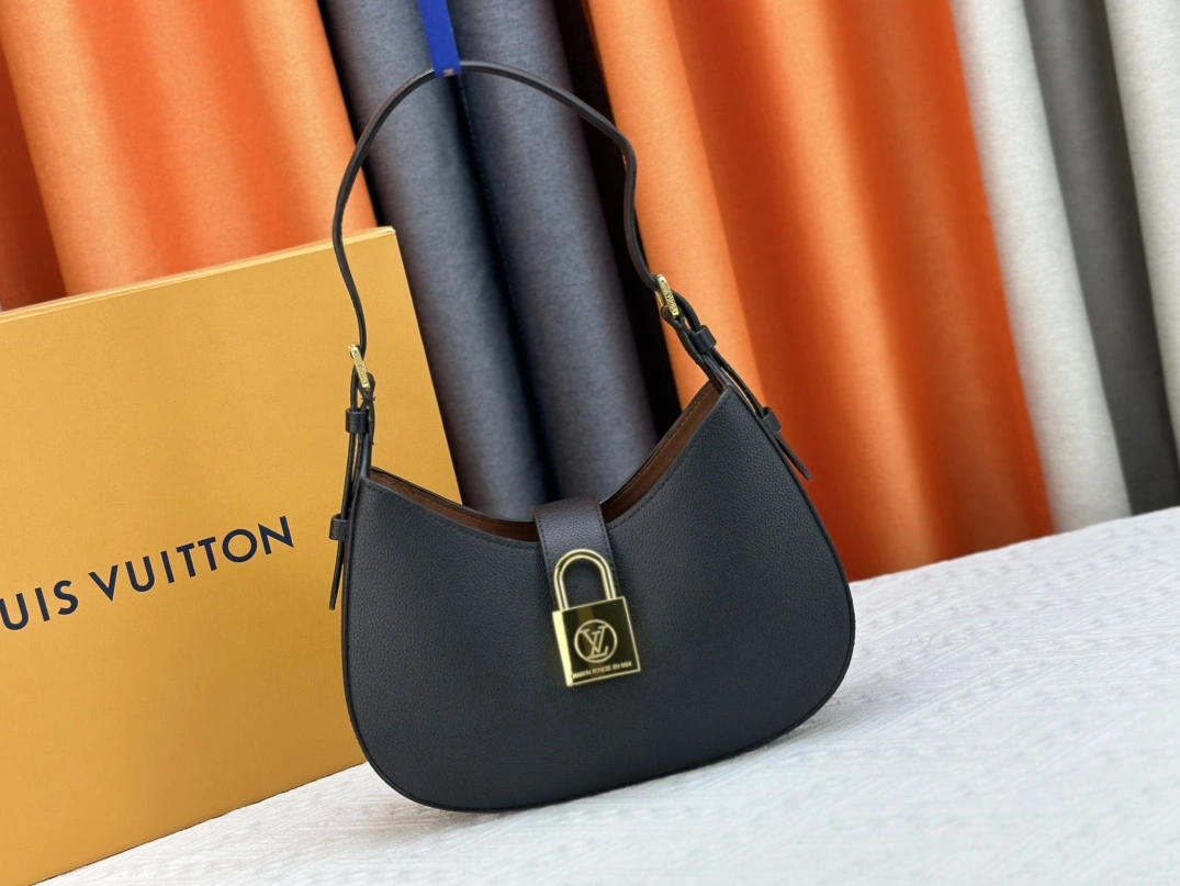 Louis Vuitton AAA Quality Shoulder Bags For Women Affordable 4192