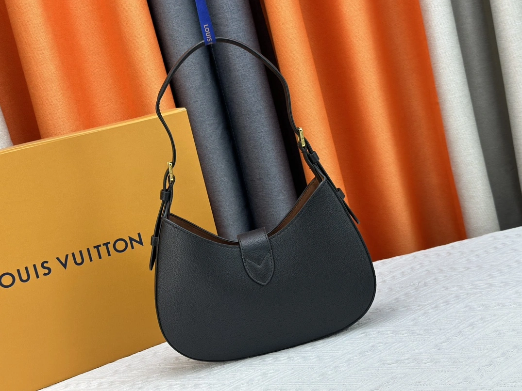 Louis Vuitton AAA Quality Shoulder Bags For Women Affordable 4192