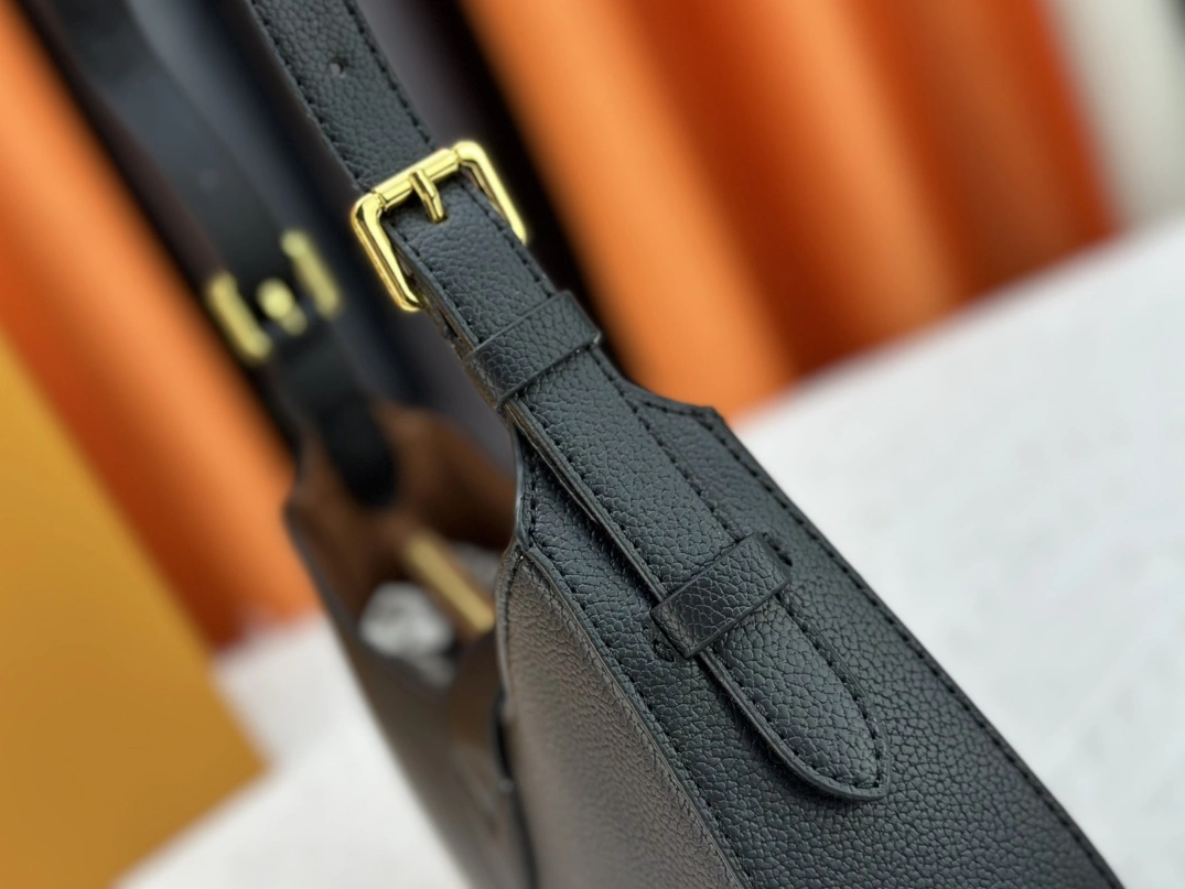 Louis Vuitton AAA Quality Shoulder Bags For Women Affordable 4192