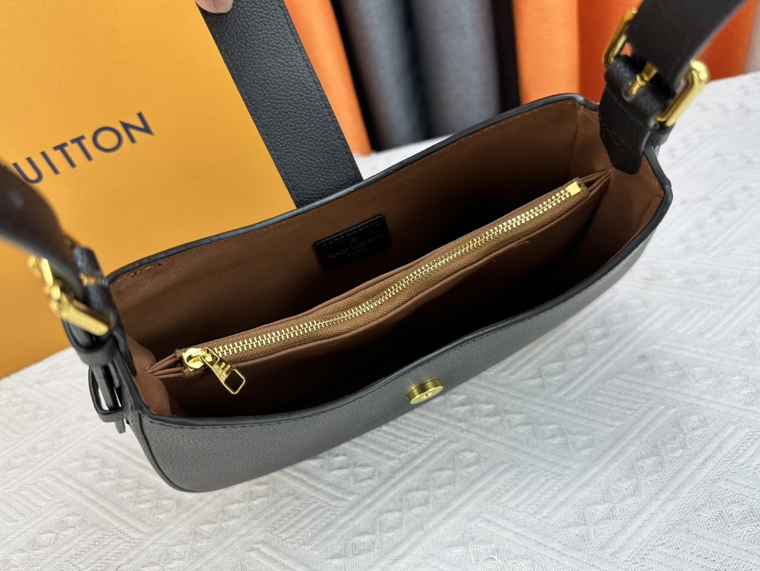 Louis Vuitton AAA Quality Shoulder Bags For Women Affordable 4192