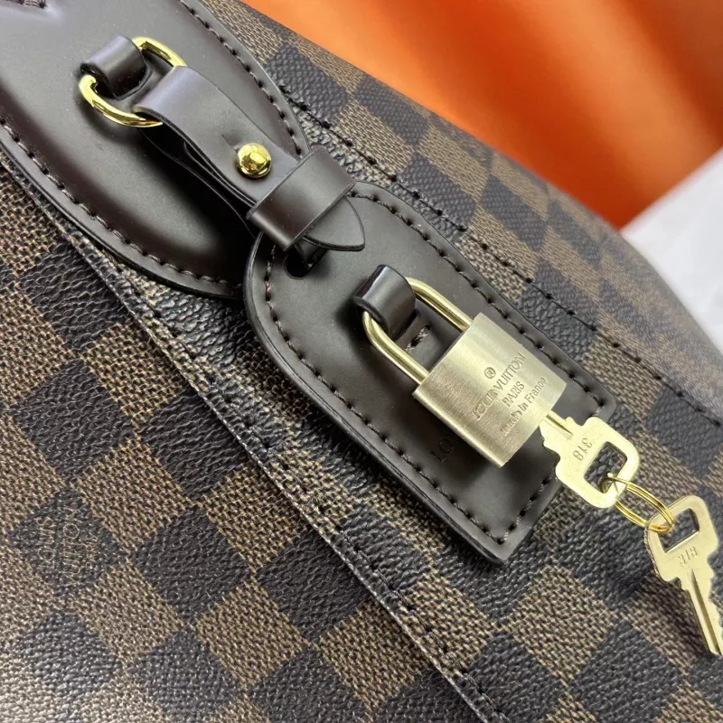 Louis Vuitton AAA Quality Shoulder Bags For Women Affordable 4989