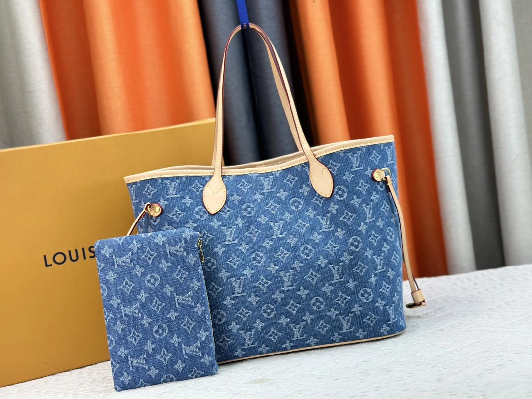 Louis Vuitton AAA Quality Shoulder Bags For Women AllSeason 4755