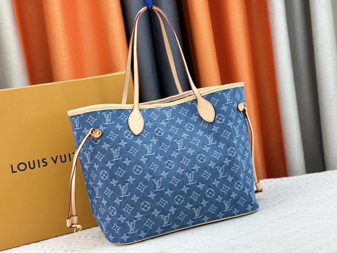 Louis Vuitton AAA Quality Shoulder Bags For Women AllSeason 4755