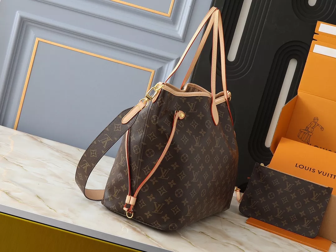 Louis Vuitton AAA Quality Shoulder Bags For Women AllSeason 9406
