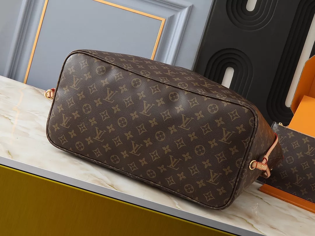 Louis Vuitton AAA Quality Shoulder Bags For Women AllSeason 9406