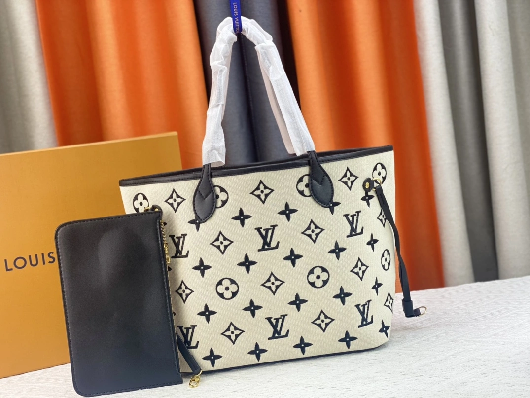 Louis Vuitton AAA Quality Shoulder Bags For Women BestValue 3857