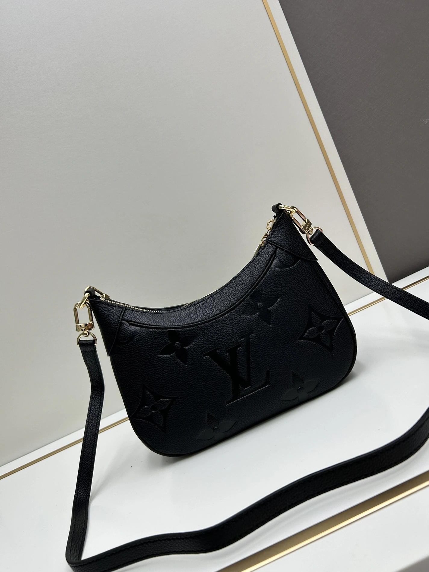 Louis Vuitton AAA Quality Shoulder Bags For Women BestValue 6032