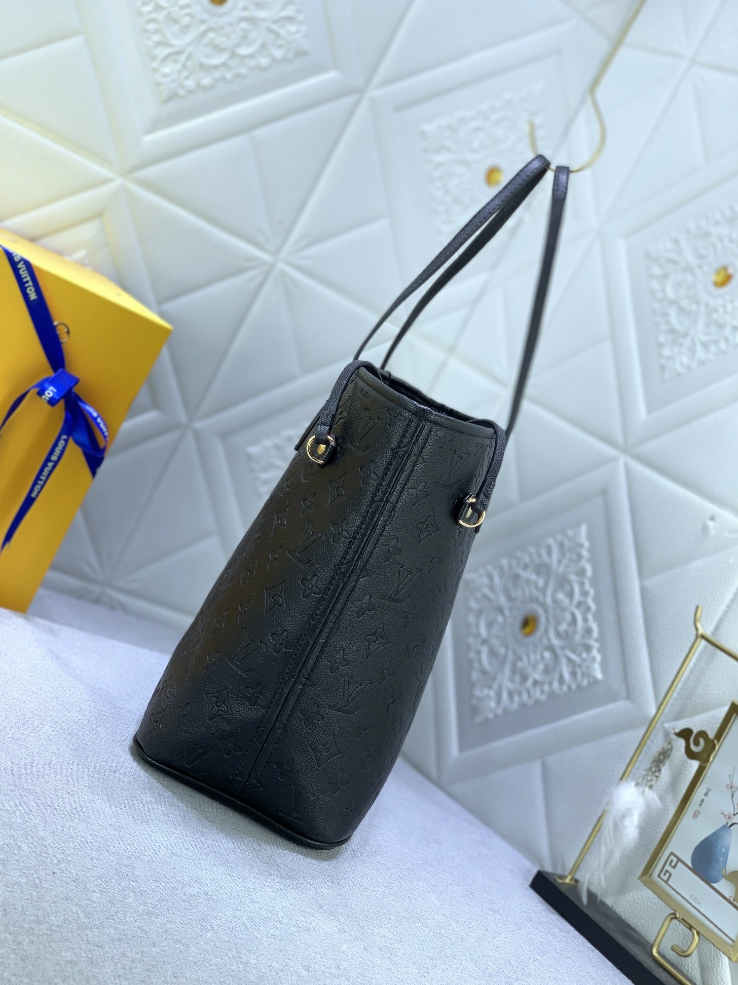 Louis Vuitton AAA Quality Shoulder Bags For Women Bold 195