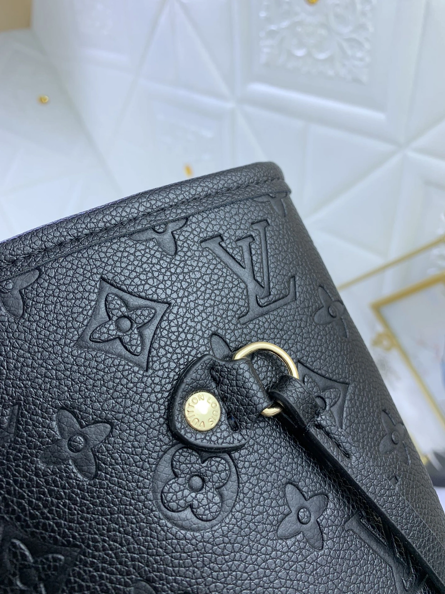 Louis Vuitton AAA Quality Shoulder Bags For Women Bold 195