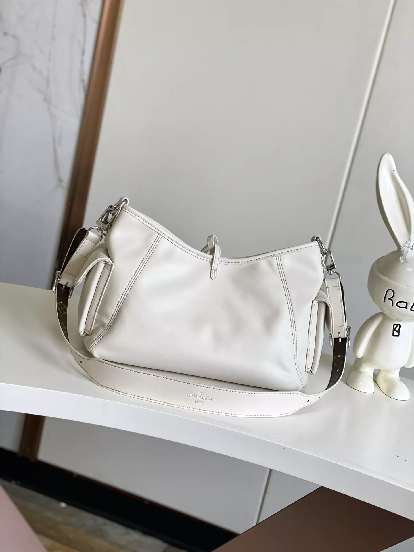 Louis Vuitton AAA Quality Shoulder Bags For Women Bold 7225