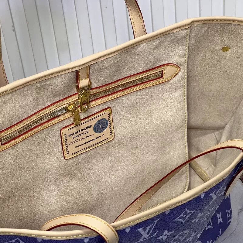 Louis Vuitton AAA Quality Shoulder Bags For Women Breathable 7091