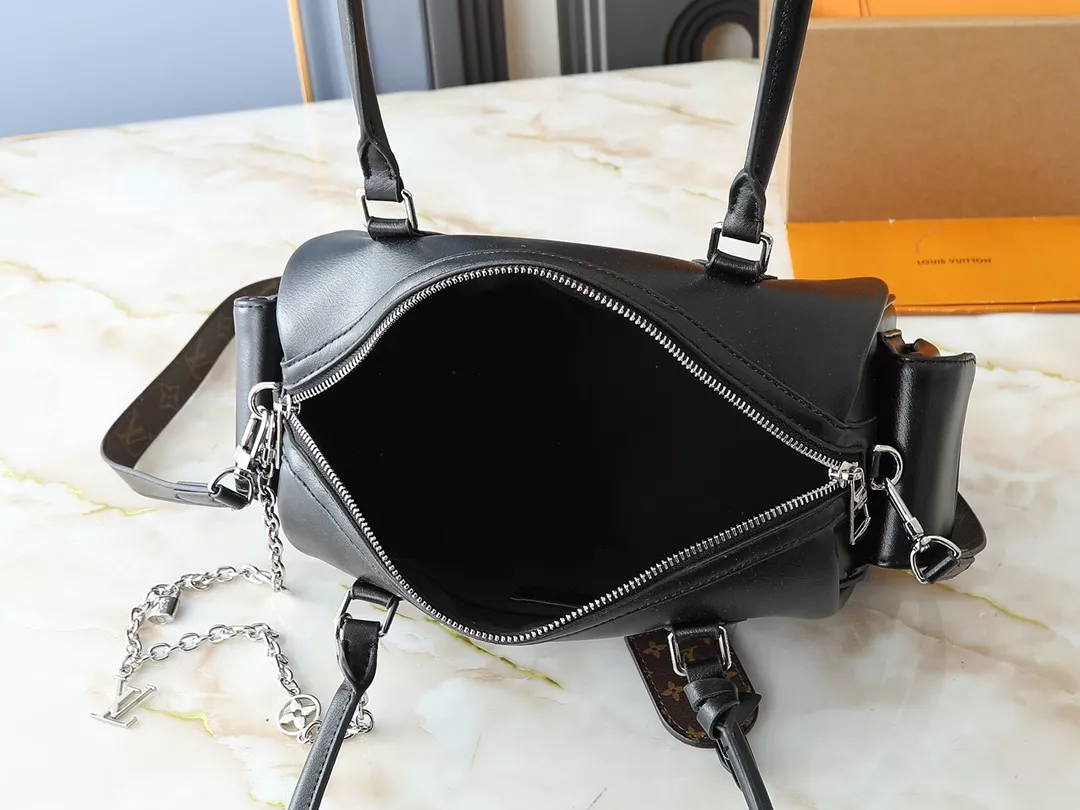 Louis Vuitton AAA Quality Shoulder Bags For Women Bright 6182