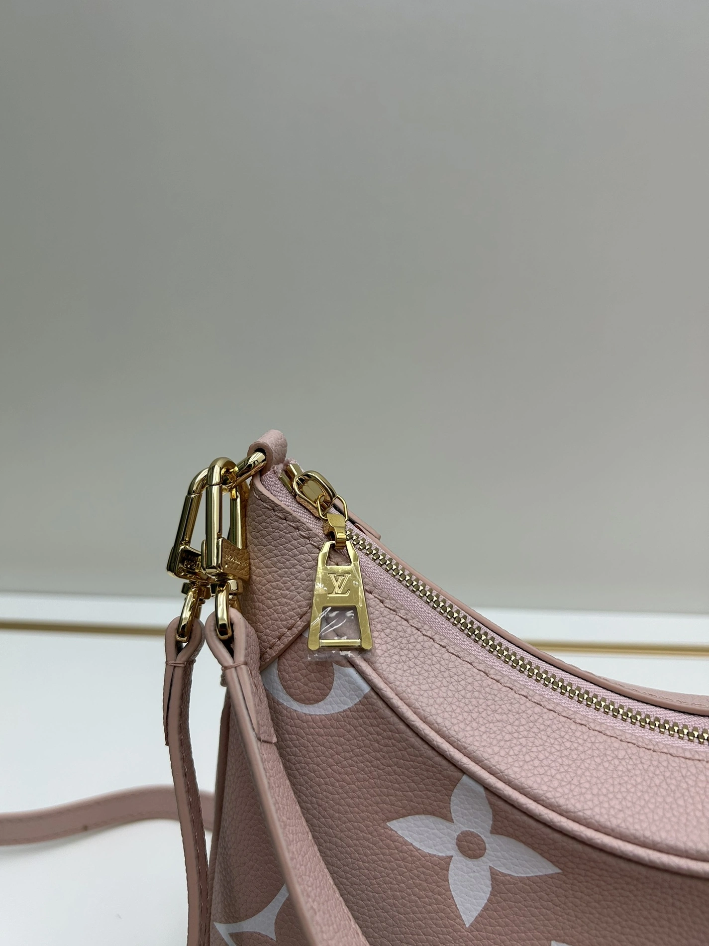 Louis Vuitton AAA Quality Shoulder Bags For Women Comfortable 2637