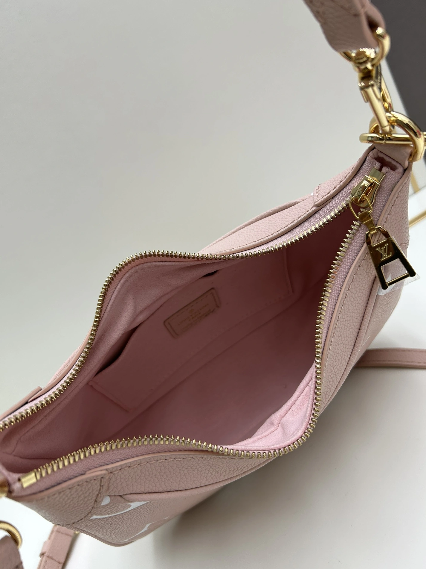 Louis Vuitton AAA Quality Shoulder Bags For Women Comfortable 2637