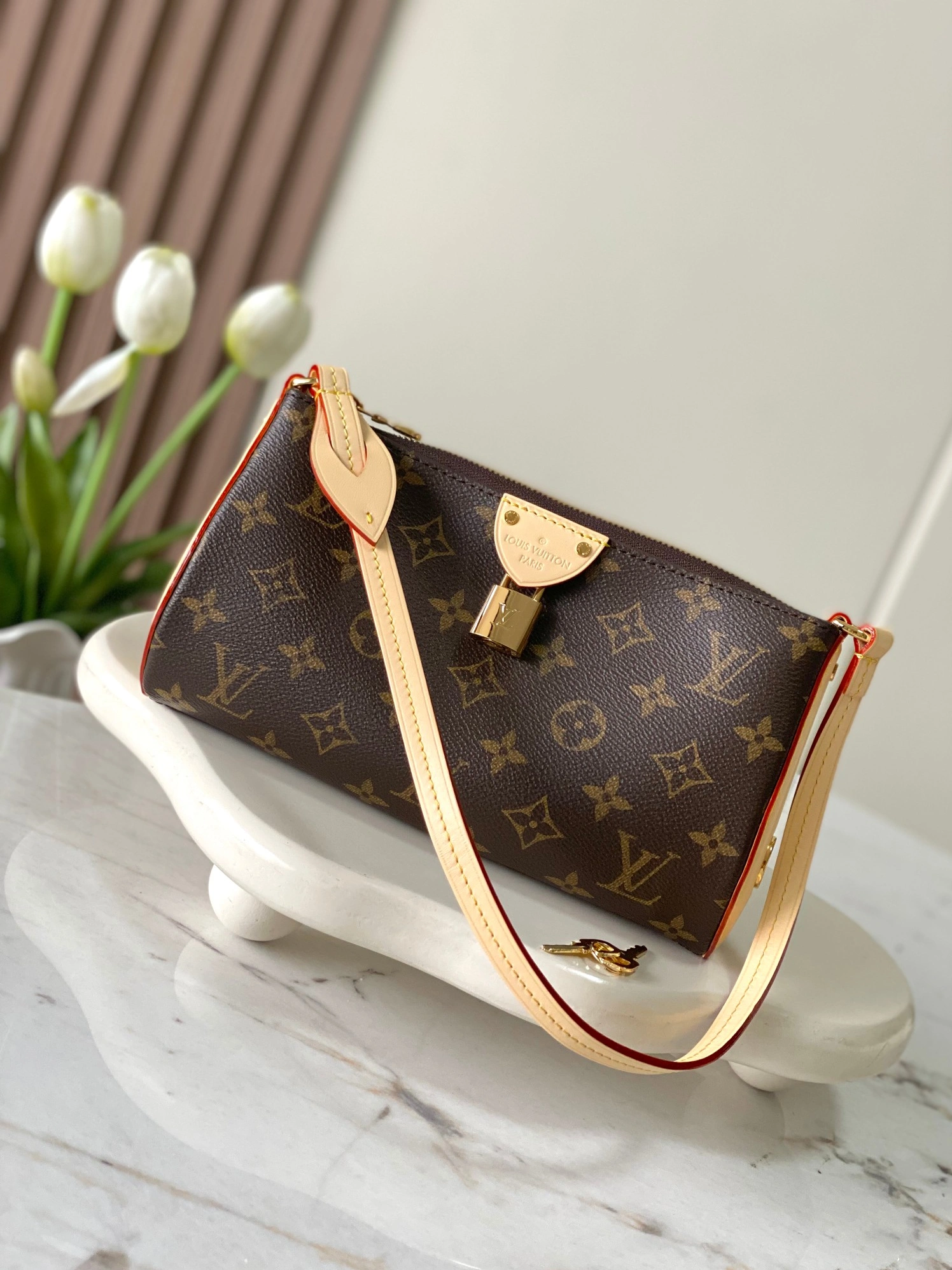 Louis Vuitton AAA Quality Shoulder Bags For Women Comfortable 2942