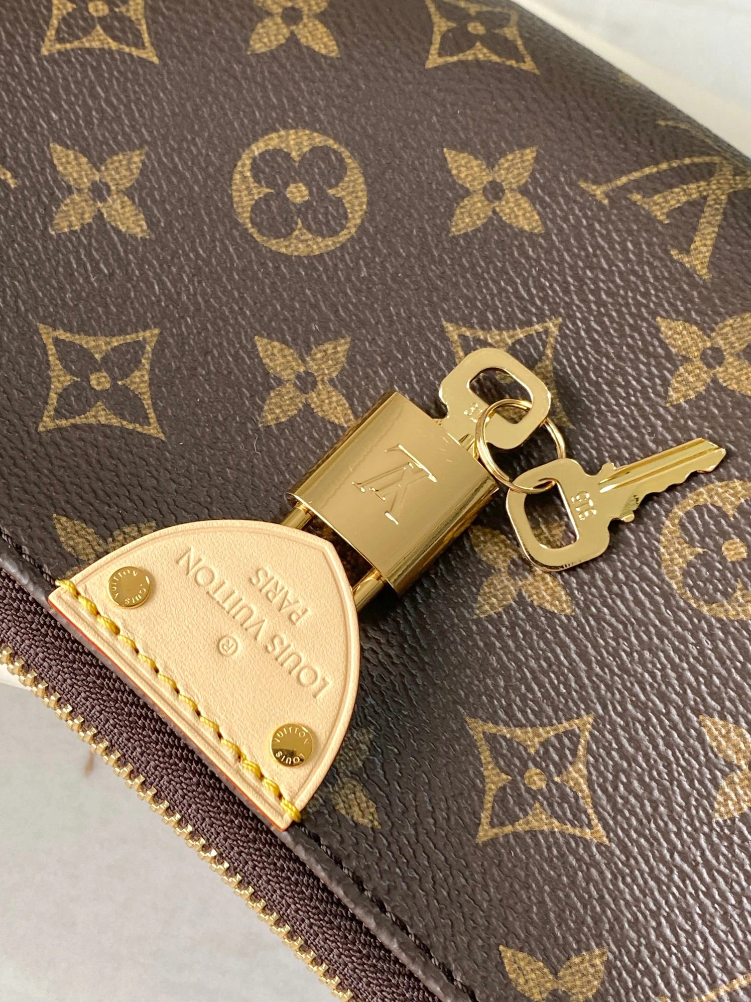 Louis Vuitton AAA Quality Shoulder Bags For Women Comfortable 2942