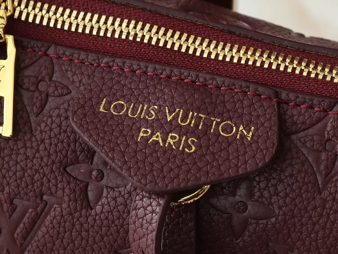 Louis Vuitton AAA Quality Shoulder Bags For Women Comfortable 3920