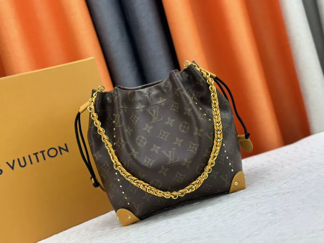 Louis Vuitton AAA Quality Shoulder Bags For Women Comfortable 6423