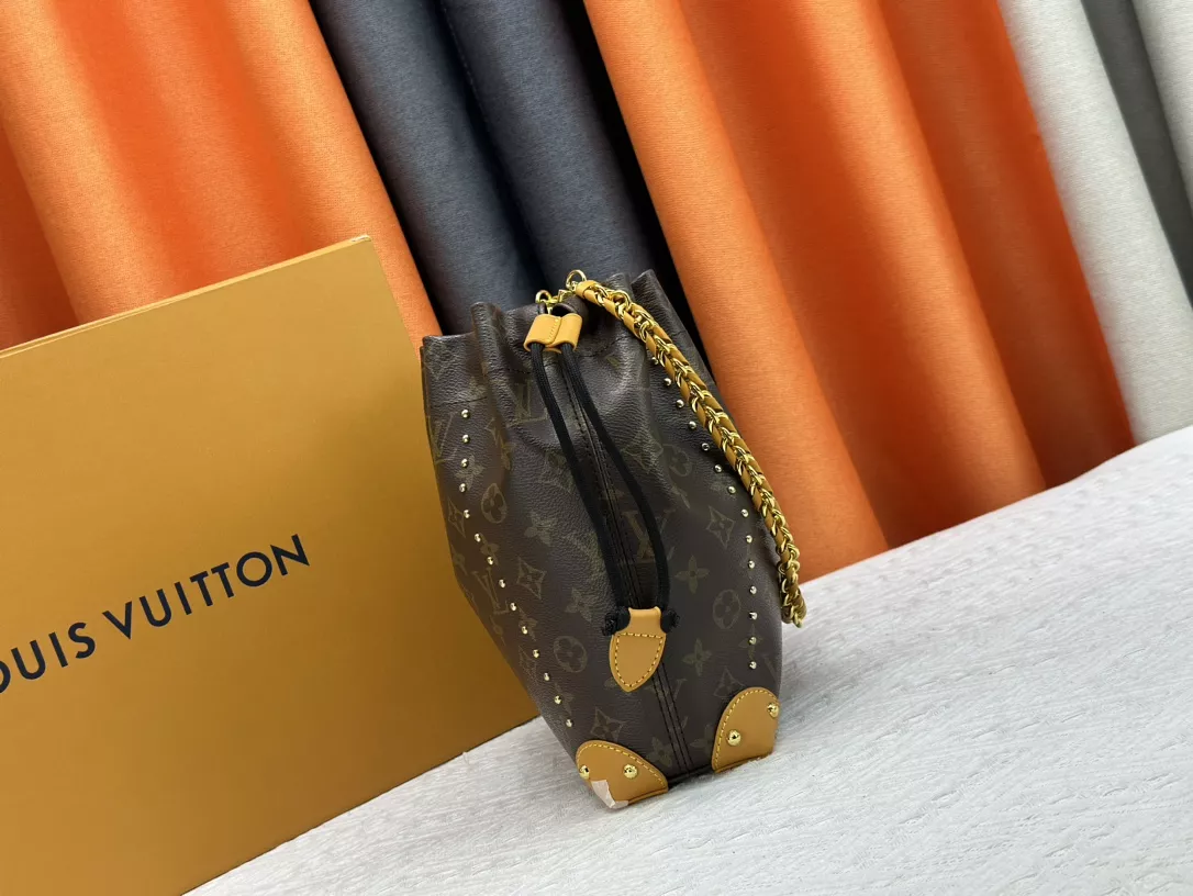 Louis Vuitton AAA Quality Shoulder Bags For Women Comfortable 6423