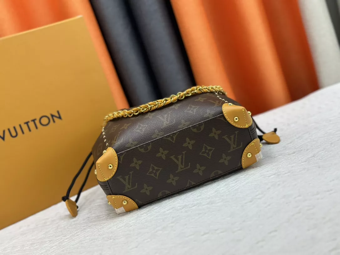 Louis Vuitton AAA Quality Shoulder Bags For Women Comfortable 6423