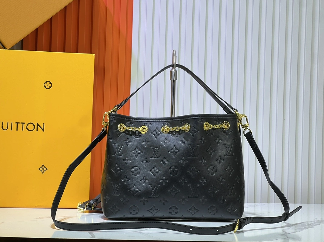 Louis Vuitton AAA Quality Shoulder Bags For Women Comfortable 7444