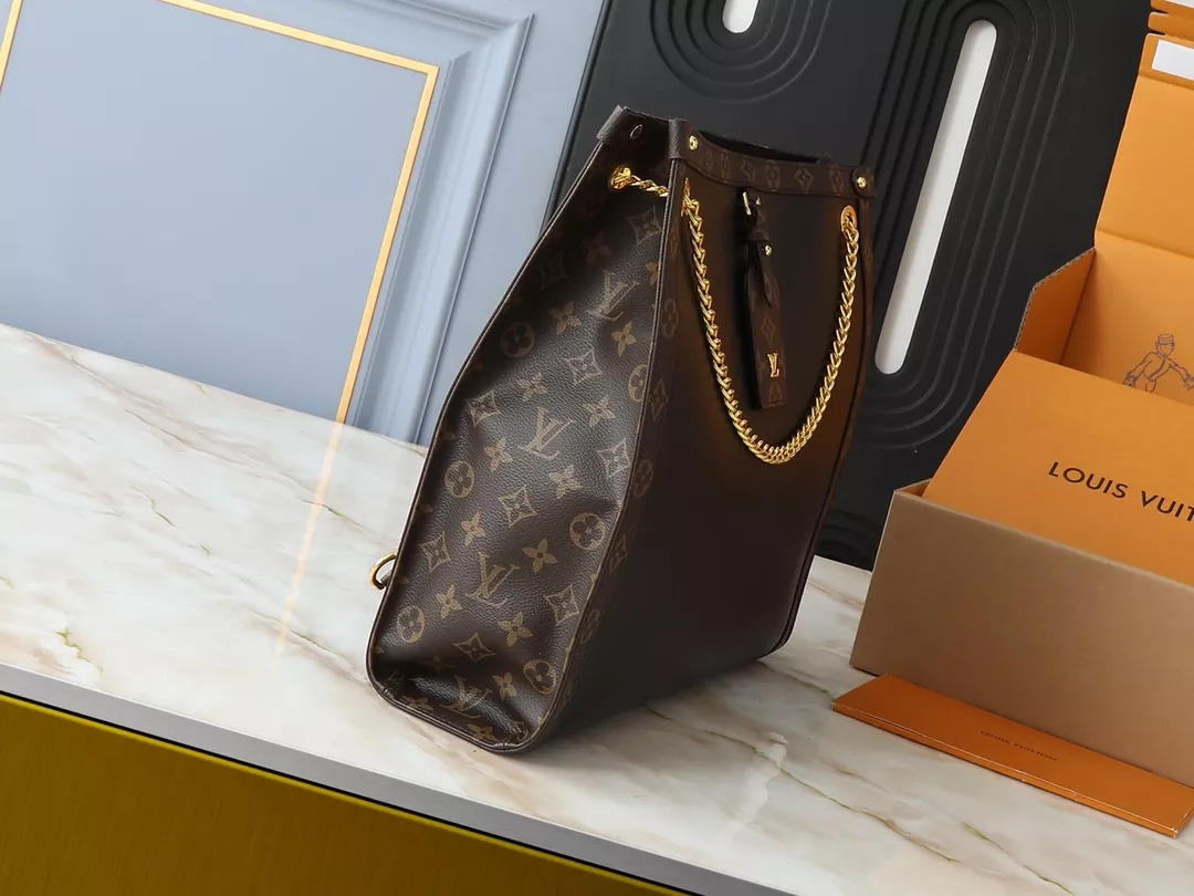 Louis Vuitton AAA Quality Shoulder Bags For Women Compact 1917