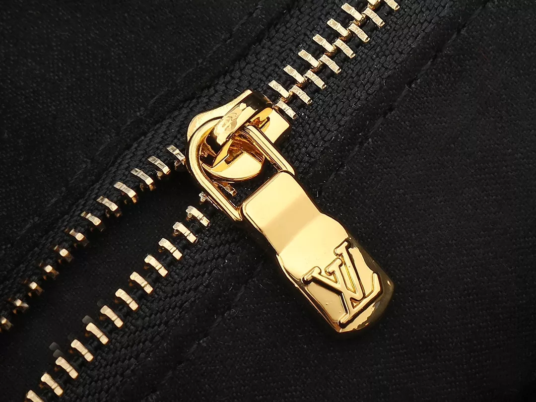 Louis Vuitton AAA Quality Shoulder Bags For Women Compact 1917