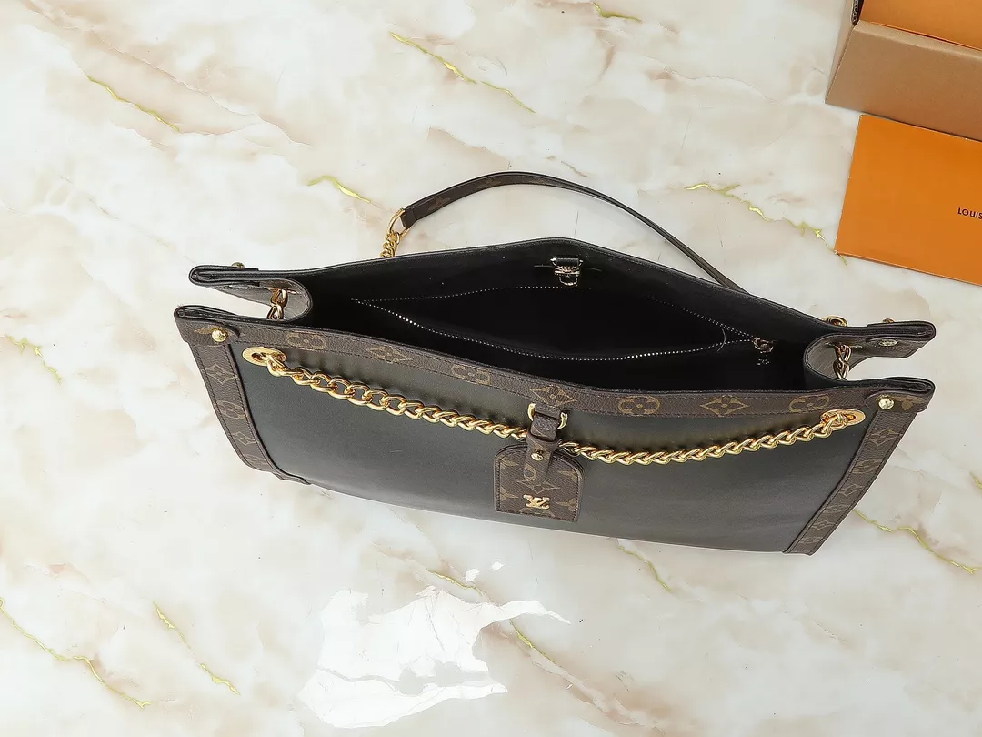 Louis Vuitton AAA Quality Shoulder Bags For Women Compact 1917