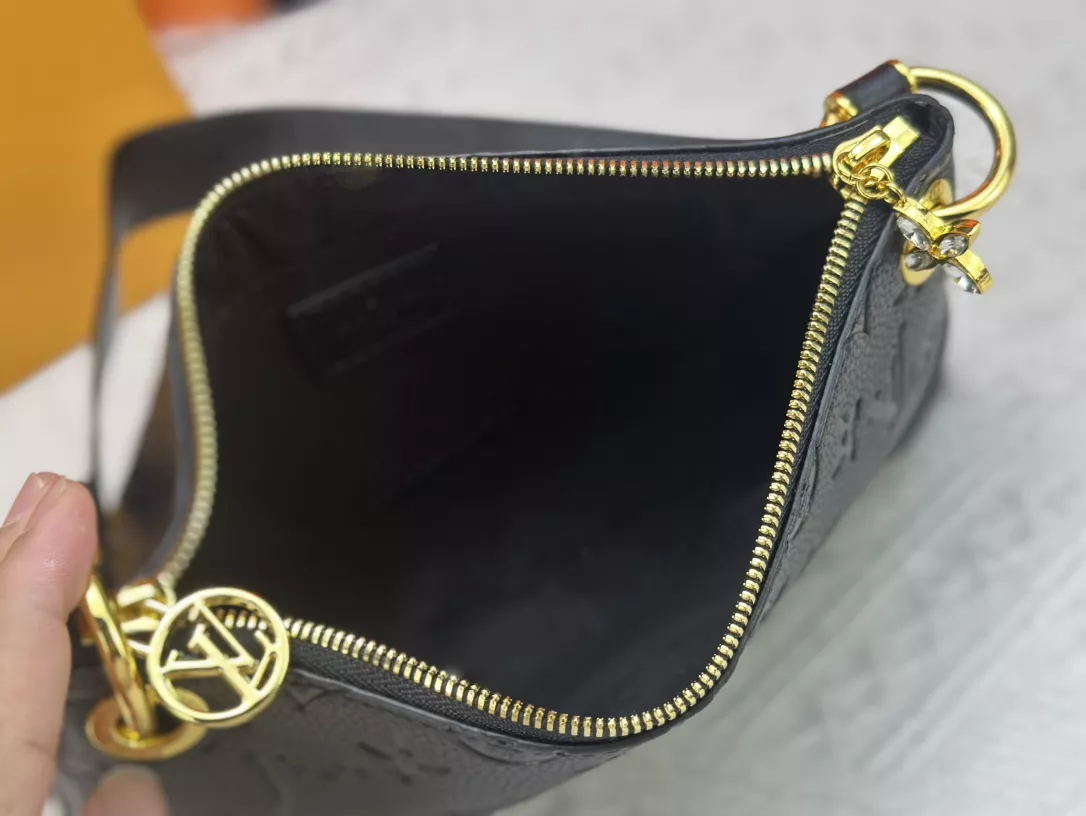 Louis Vuitton AAA Quality Shoulder Bags For Women Compact 2272