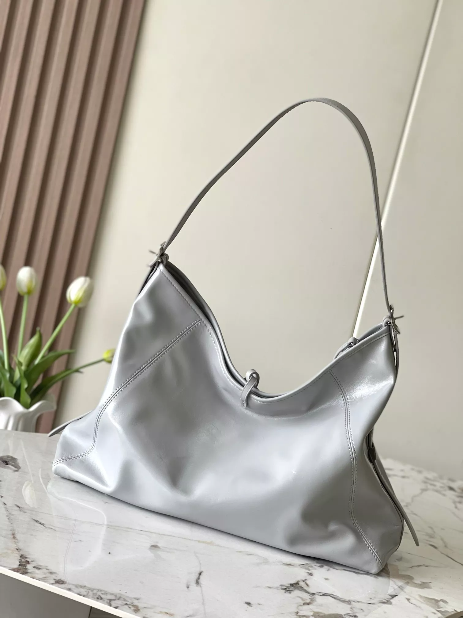 Louis Vuitton AAA Quality Shoulder Bags For Women Compact 4415