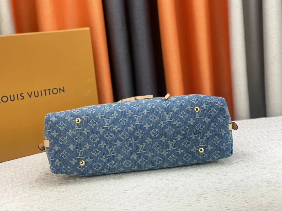 Louis Vuitton AAA Quality Shoulder Bags For Women Compact 6189